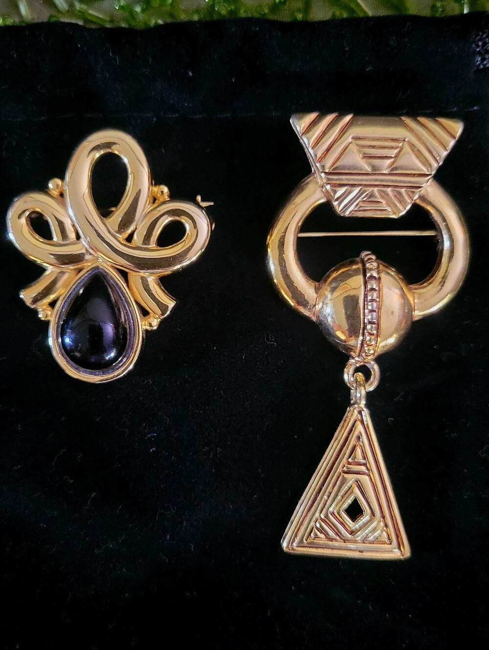 Vintage Etruscan & Art Deco Revival Brooch Set • Black Cabochon & Geometric Dang